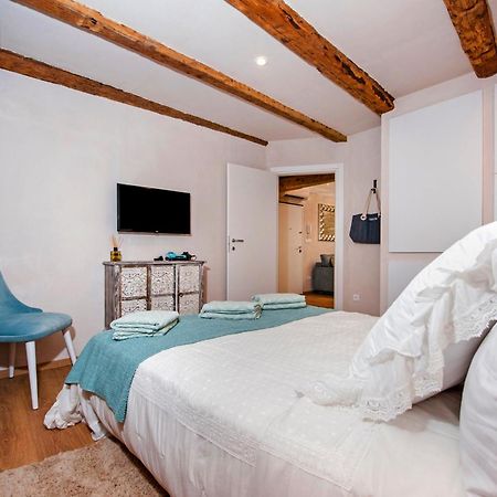 Apartments Casa De Amicis Rovinj Chambre photo